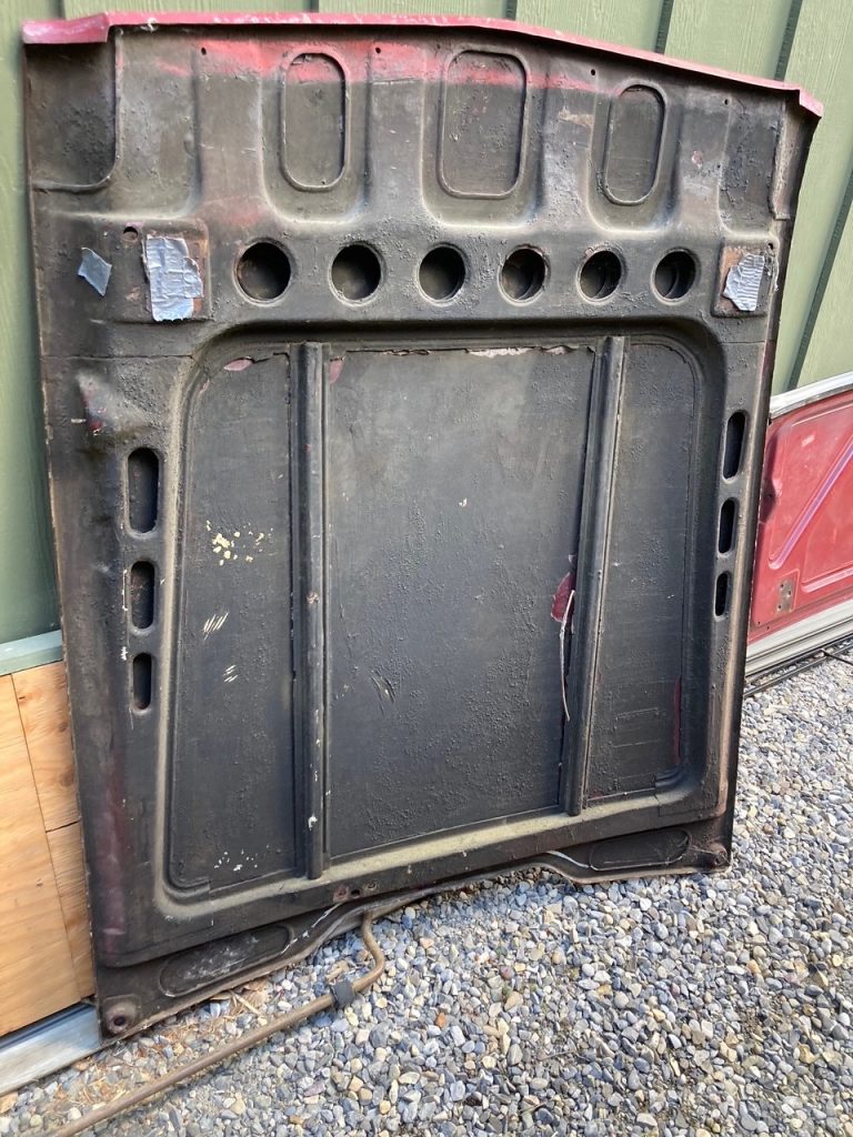 bonnet-bottom